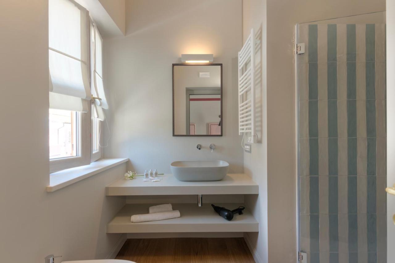 Diecidodici Boutiquerooms Sirolo Luaran gambar